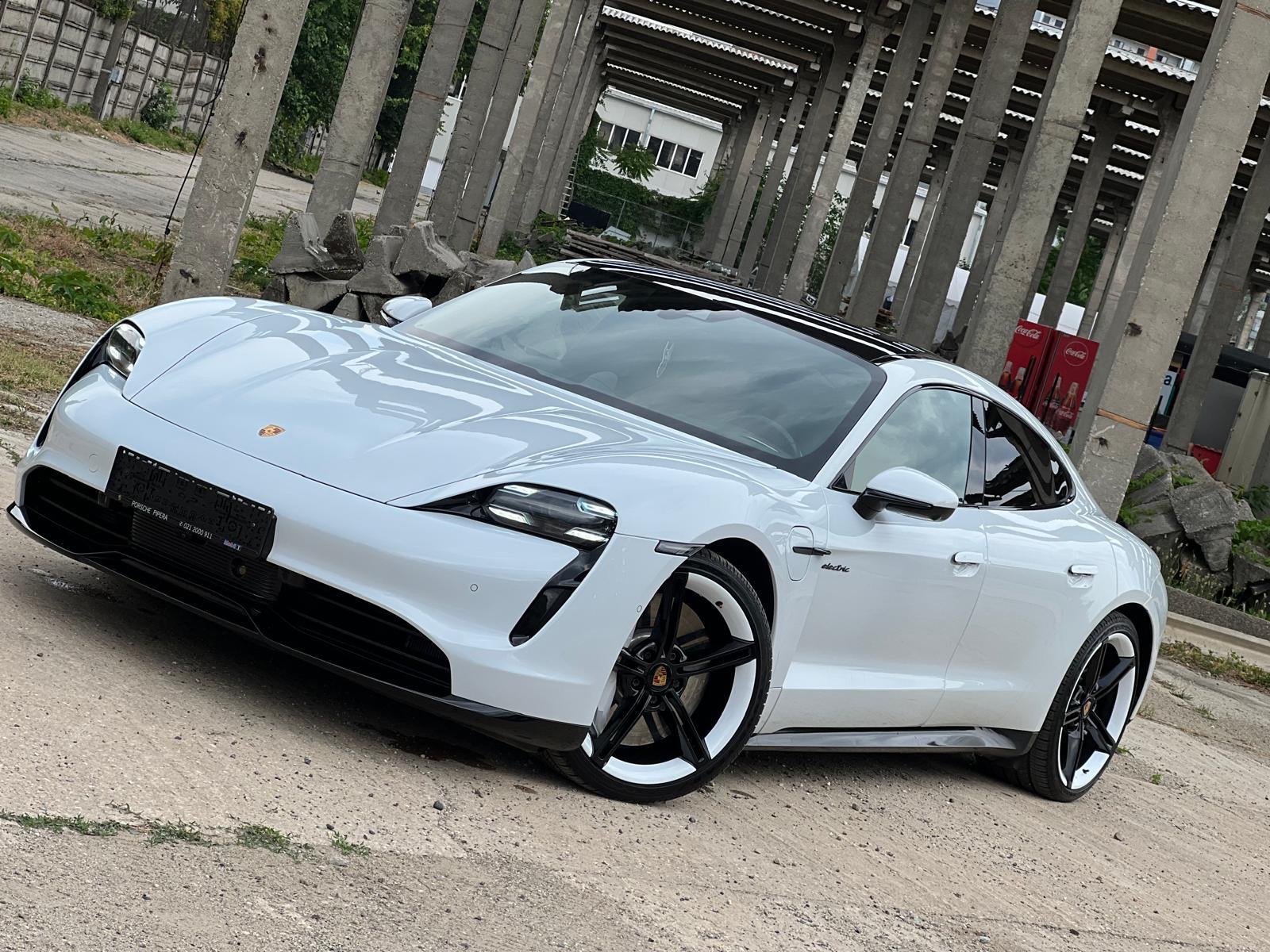 PORSCHE TAYCAN 4S — 3/7