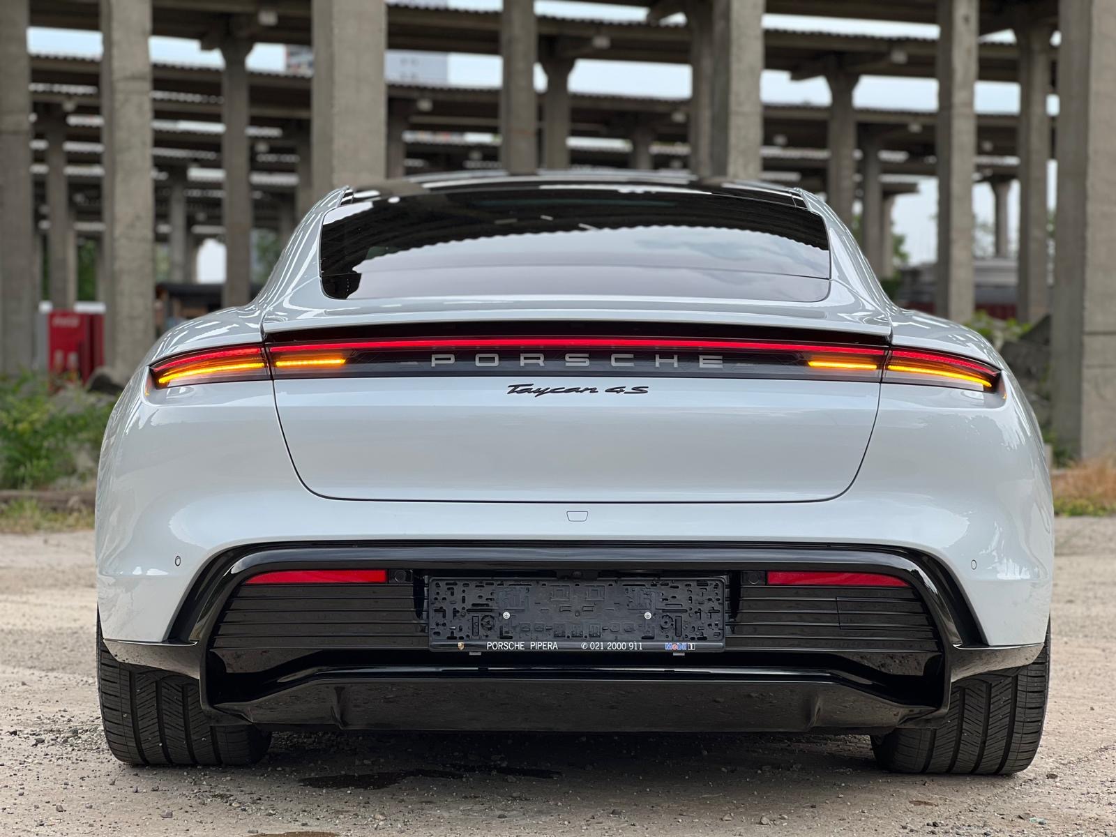 PORSCHE TAYCAN 4S — 4/7